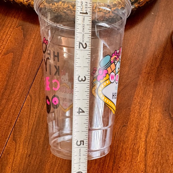 HELLO KITTY assorted pieces. - Picture 11 of 17